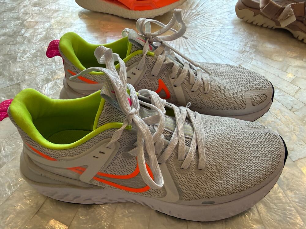 Nike React Neon Accent Sneakers 8 Women